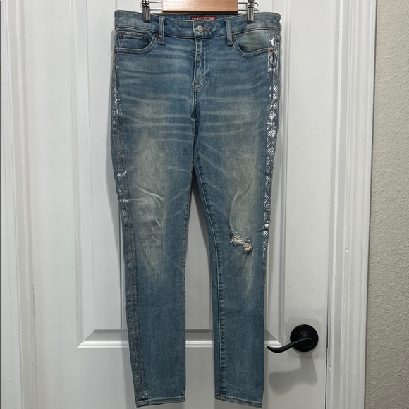 Lucky Brand Light Blue Skinny Jeans with Silver Detail Size 6 / 28 - Picture 1 of 12